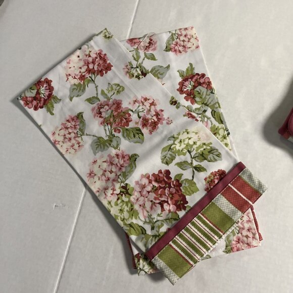 Waverly Quilted Table Runner Towel Set Pink Hydrangea Reversible Striped Country - Picture 11 of 11